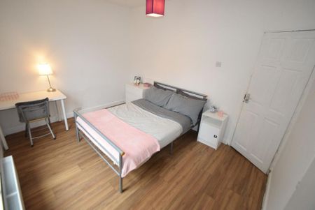 4 bedroom house share to rent - Photo 4