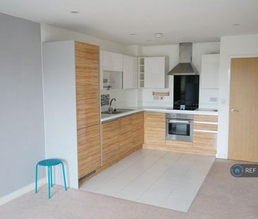 2 bedroom flat to rent - Photo 6