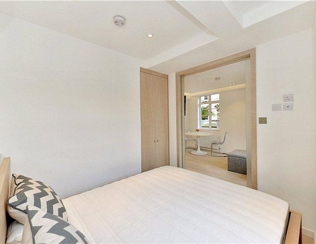 1 bedroom flat in Sloane Avenue - Photo 1