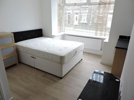 1 bedroom in a house share to rent - Photo 1