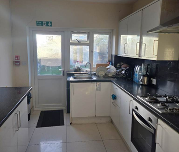 1 bedroom in a house share to rent - Photo 6