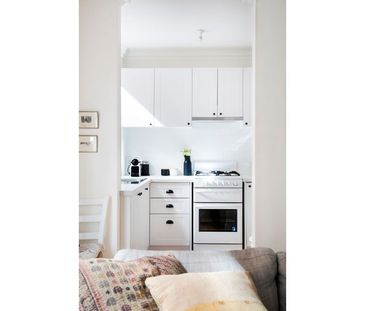 Light filled One Bedroom Apartment in the Heart of Mosman - Photo 3