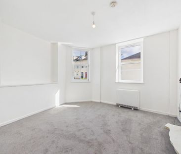 1 bedroom ground floor flat to rent - Photo 3