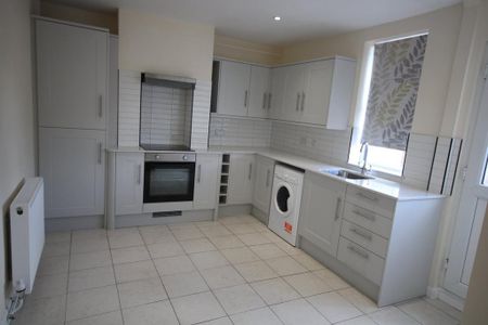 2 bedroom terraced house to rent - Photo 5