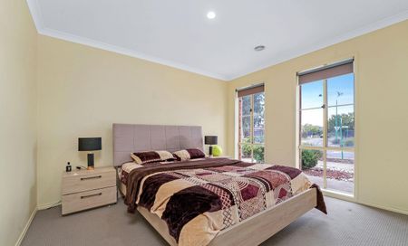 Property in a Prime Location! - Photo 3