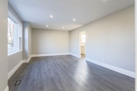 $2,075 / 2 br / 1 ba / 850 sqft 2BR Duplex in Brantford - Photo 2