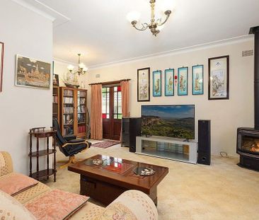 Spacious Family Living in a Prime Location - Photo 1