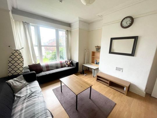1 bedroom in a house share to rent - Photo 1