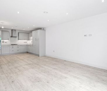 Landmark Court, 30 Queens Road, Weybridge, Surrey, KT13 - Photo 5