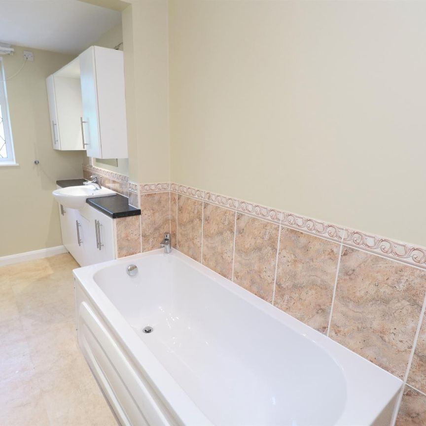 2 bedroom house to rent - Photo 1