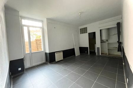 CABANNES CENTRE APPARTEMENT 2 PIECES AVEC TERRASSE EN RDC - Photo 4