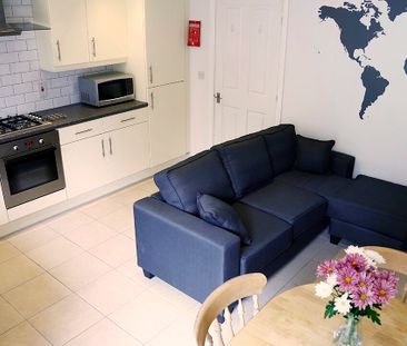 Lovely ensuite room – close to Hospital, Severalls Business Park – ... - Photo 5