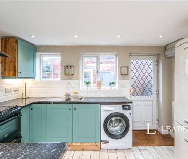 2 bedroom semi-detached house to rent - Photo 6