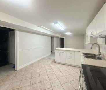 130 Kingslake Road #Lower - Photo 3