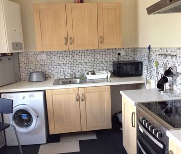 2 Bed Flat, Bobbers Mill Road, NG7 - Photo 2