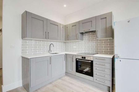 Centrum House, Station Road, Egham, TW20 - Photo 3