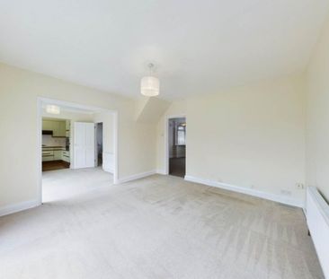 4 bedroom semi-detached house to rent - Photo 3