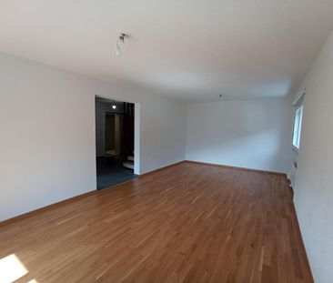 Nous vous proposons un appartement partiellement rénové de 4.5 pièc... - Photo 2