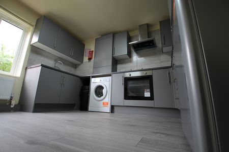 3 Bed Flat, Orchard Lodge, LS6 - Photo 5
