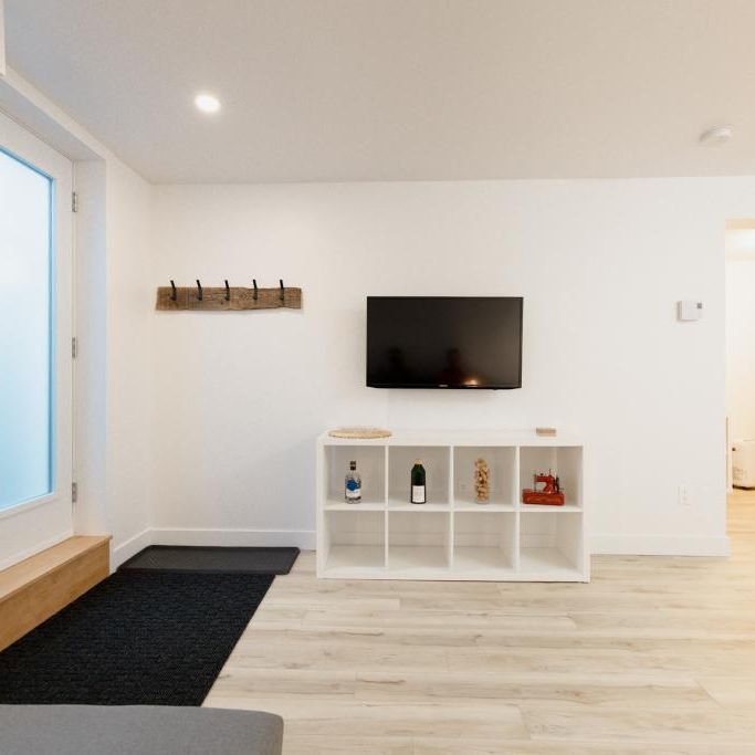 3 1/2 Neuf, meublé et tout inclus, secteur de l'aéroport - Photo 1