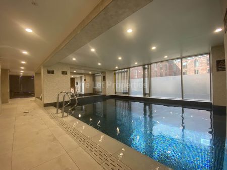 Local Crescent, Salford - Photo 4