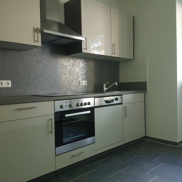 Ruhig gelegene 2-ZKDB incl. Einbauküche...bezugsfertig!!! - Foto 1