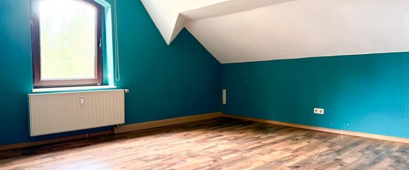 Gemütliche Dachgeschosswohnung in ländlicher Lage - Parkplatz/Garage - Elterlein OT Schwarzbach - Photo 1