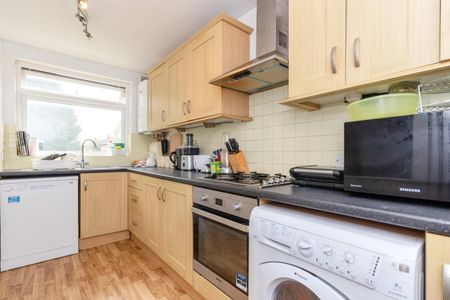 1 bedroom apartment to rent Harrowdene Gardens, Teddington, TW11 - Photo 4
