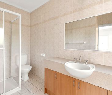 Spacious 3-Bedroom Family Unit in Prime Box Hill Location - Photo 5