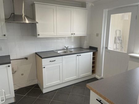 3 bedroom terraced house to rent - Photo 5