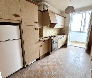 Appartement 3 pièces 52m2 MARSEILLE 14EME 698 euros - Photo 2