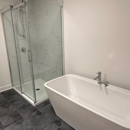 🔥 Grand 4 ½ À LOUER – 1150 pi² | Stationnement inclus | Laval - Photo 3