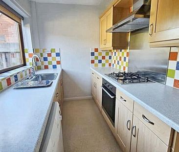 2 bedroom semi-detached house to rent - Photo 2