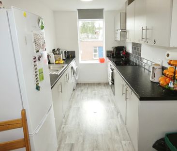 1 bedroom room to rent Patchwork Row, Shirebrook - Photo 4