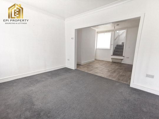 3 bedroom end of terrace house to rent - Photo 1