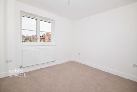 4 bedroom terraced house to rent - Photo 3