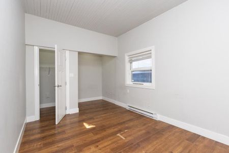 18130 60 Avenue, Surrey - Photo 2