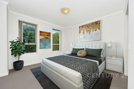 Big Floor Plan Two Bedroom Apartment with A&sol;C&comma; Moments to Foreshore&period; - Photo 4