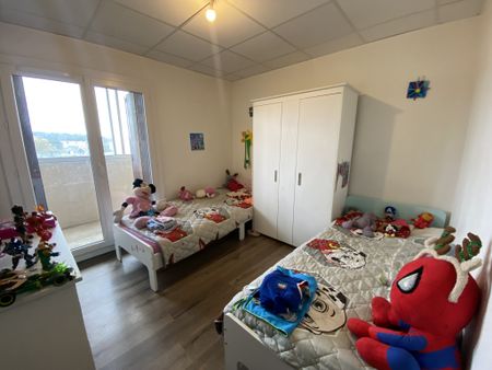 Location Appartement 4 pièces 73m² TOULON 83100 - Photo 2