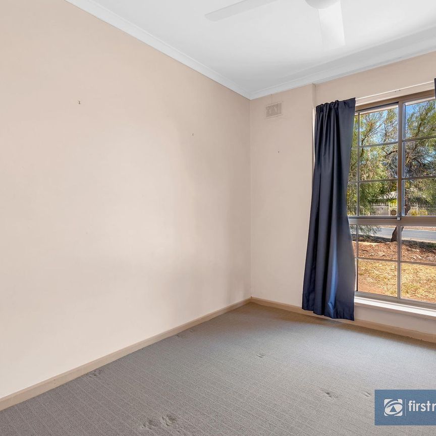 284 Grenfell Road, 5126, Surrey Downs Sa - Photo 1