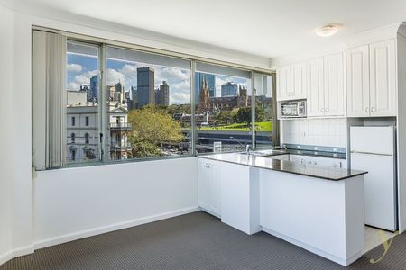 Domain Apartments | Near New Carpet and Paint One Bedroom Apartment - Photo 2