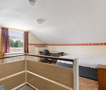 4 bedroom semi-detached house to rent - Photo 5