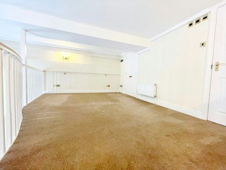 Flat to rent on - Photo 3