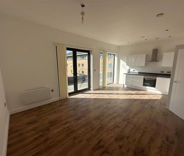 3 bedroom penthouse to rent - Photo 3