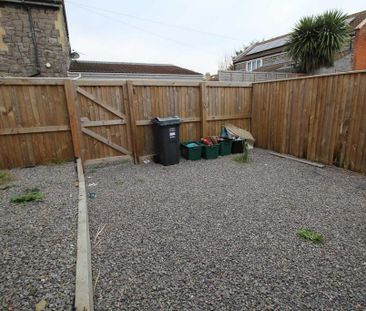 1 bedroom in a house share to rent - Photo 6