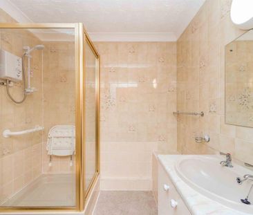 1 bedroom retirement property to rent - Photo 3