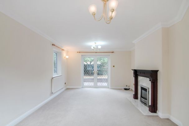 High Street, Spaldwick - Photo 1