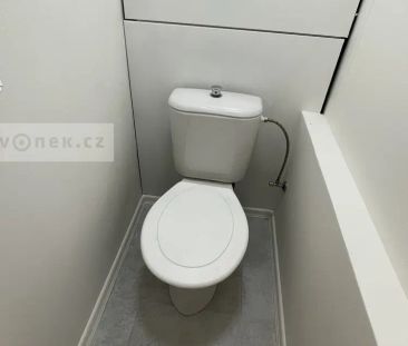 Prostorný 1+1 v 1. etapě JS, rekonstruovaný byt v pěkné a klidné lo... - Photo 3