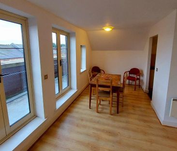 2 bedroom penthouse to rent - Photo 3