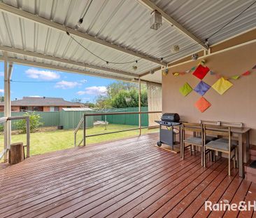 8 Pardalote Street, Ingleburn, NSW 2565 - Photo 4